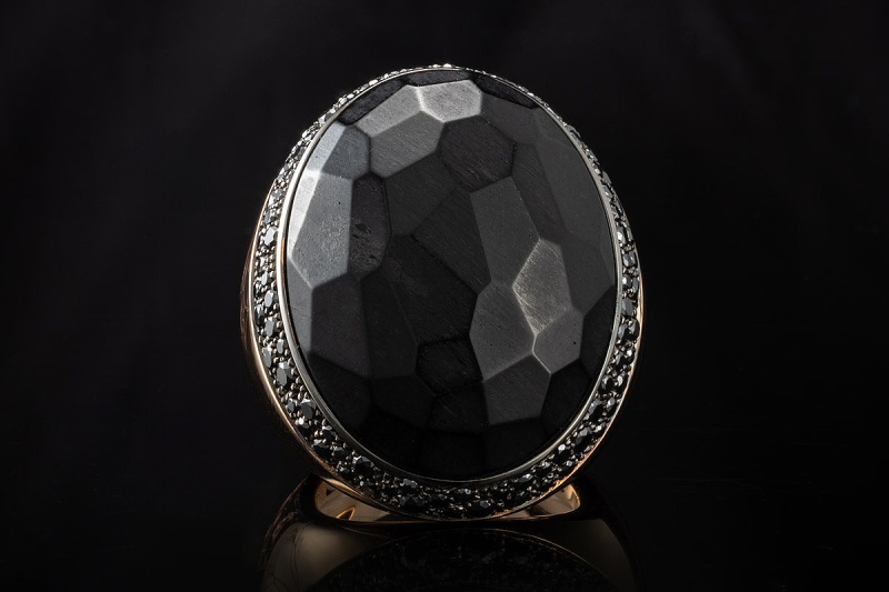 Pomellato Ring Victoria Gagat Jet und Schwarze Diamanten in Roségold 750 