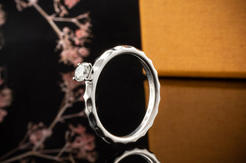 Monogram Infini grey gold wedding ring, Louis Vuitton