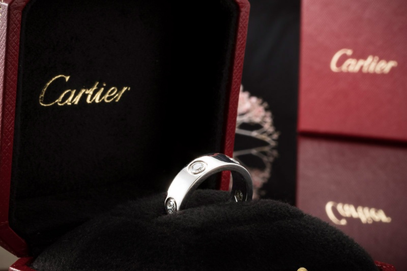 Cartier Love Ring mit 6 Diamanten in 750er Weißgold Großes Modell 51 OVP 