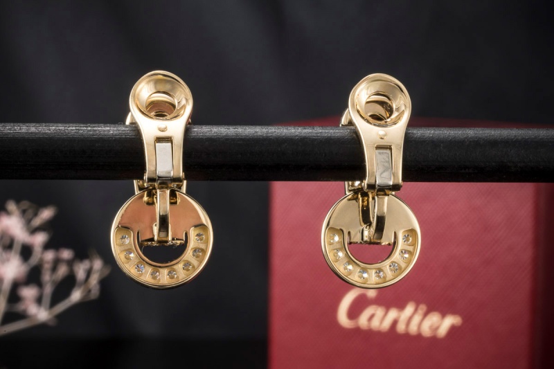 Cartier Ohrringe Agrafe Ohrclips mit 62 Top Diamanten in 750er Gelbgold 