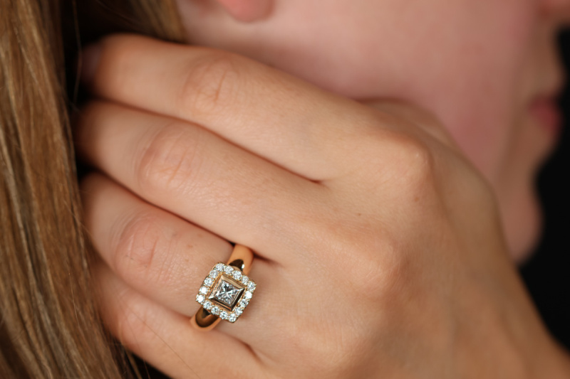 Leo Wittwer Ring mit Princess Schliff Diamant Brillanten in Rosegold 750 