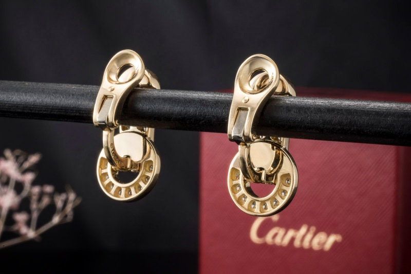 Cartier Ohrringe Agrafe Ohrclips mit 62 Top Diamanten in 750er Gelbgold 