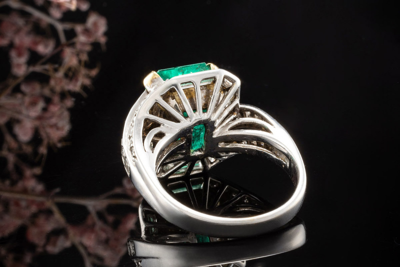 Traum Smaragd Ring Natürlich Emerald Cut mit Diamanten in 750er Weißgold 