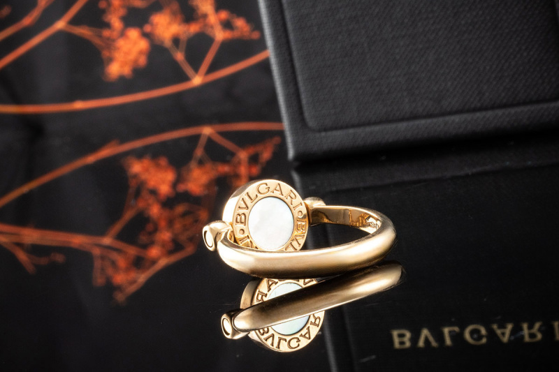 BVLGARI Flip Ring mit Onyx und Perlmutt Black and White Roségold 750 OVP 