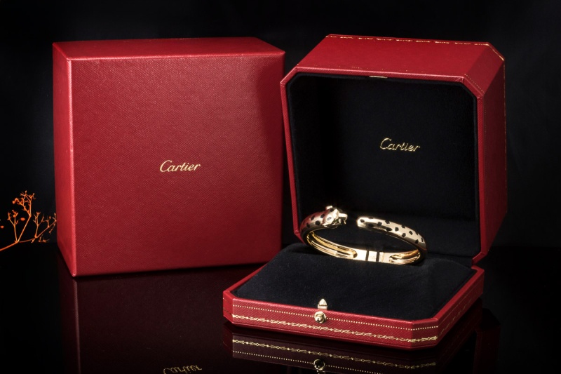 Panthère de Cartier Armreif Groß Gelbgold 750 mit Onyx Lack Tsavorit OVP 