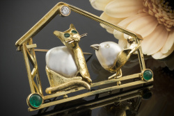 Brosche Nadel VOGEL & KATZE im Haus Perlen Brillanten Smaragd in 750er Gelbgold