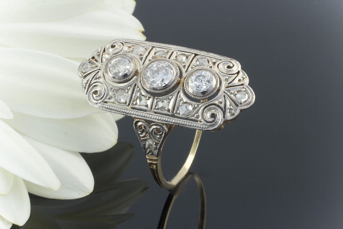 Wunderschöner Art Deco Ring mit Diamanten in 585er Gelbgold 14 Karat